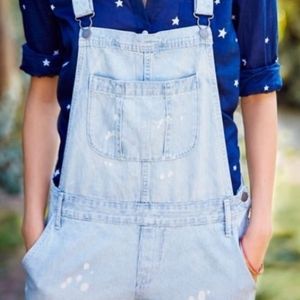 Old Navy Railroad Pinstripe Chambray Overall Shorts - Size M (EUC)